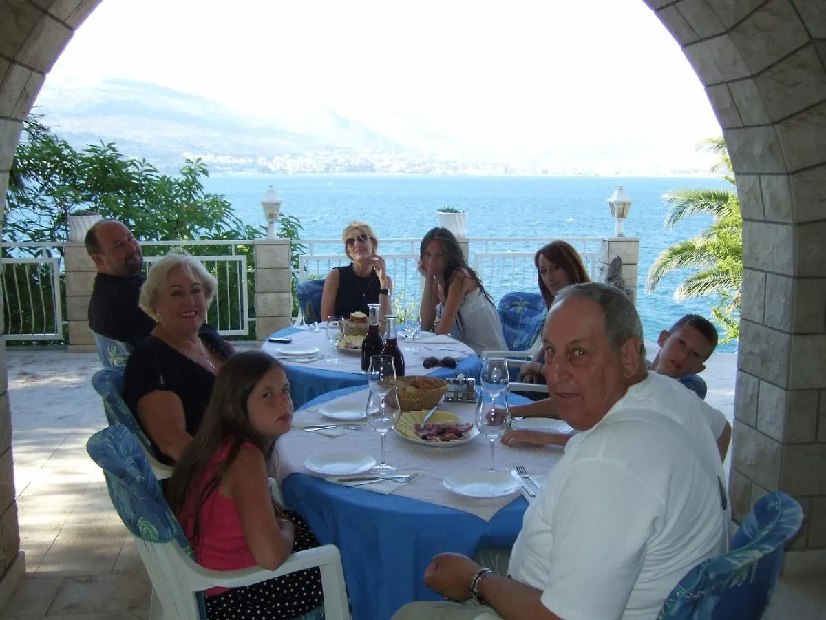 Villa Corona Donji Okrug  Croatia
