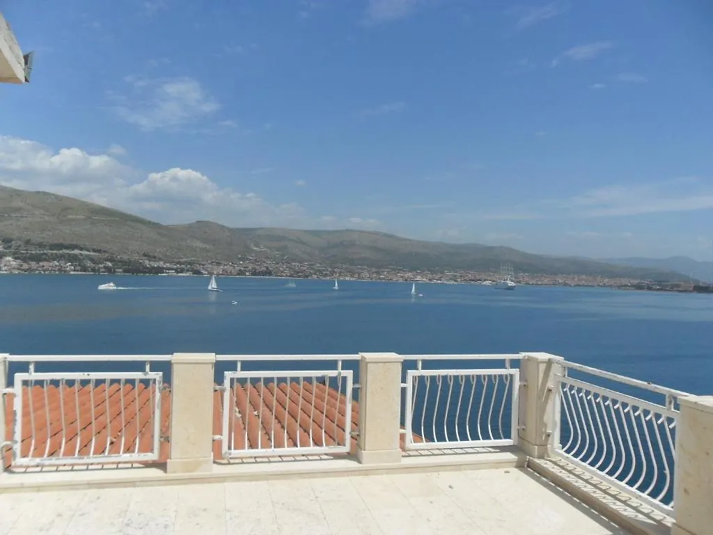 Hotel Villa Corona Donji Okrug
