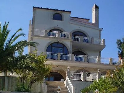 Villa Corona Округ-Доньи 3*,