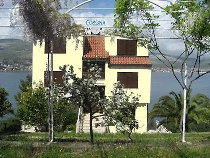 Villa Corona Округ-Доньи Отель